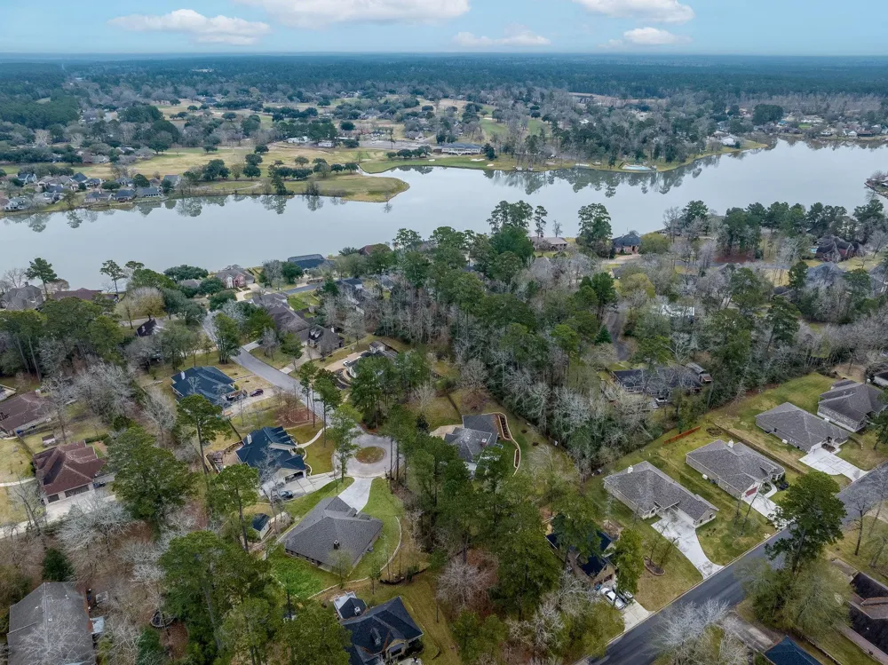 1920 Rollingwood Drive Huntsville, TX 77340