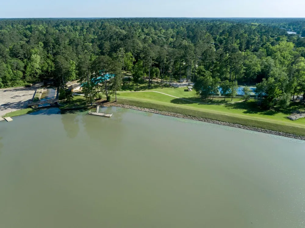 1920 Rollingwood Drive Huntsville, TX 77340