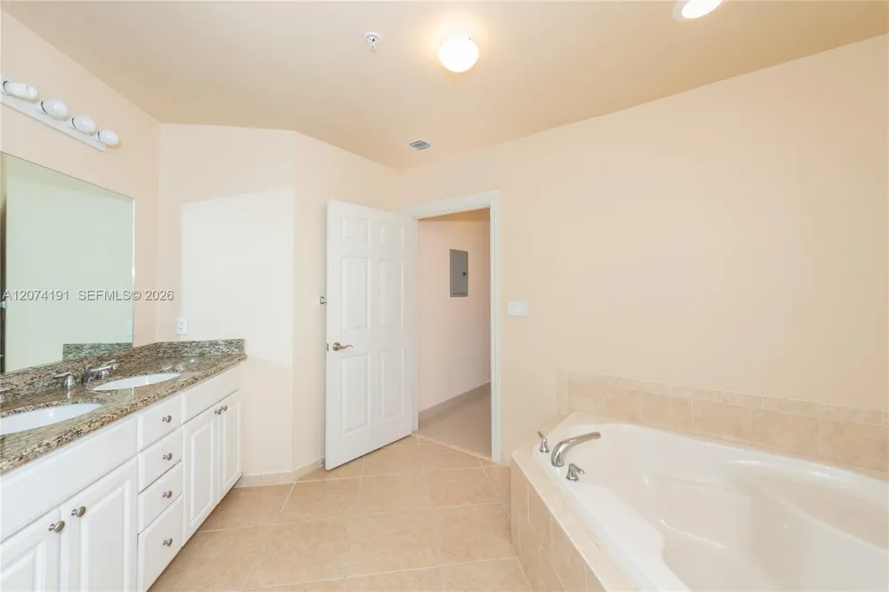 3001 NE 185th St #417 Aventura, FL 33180