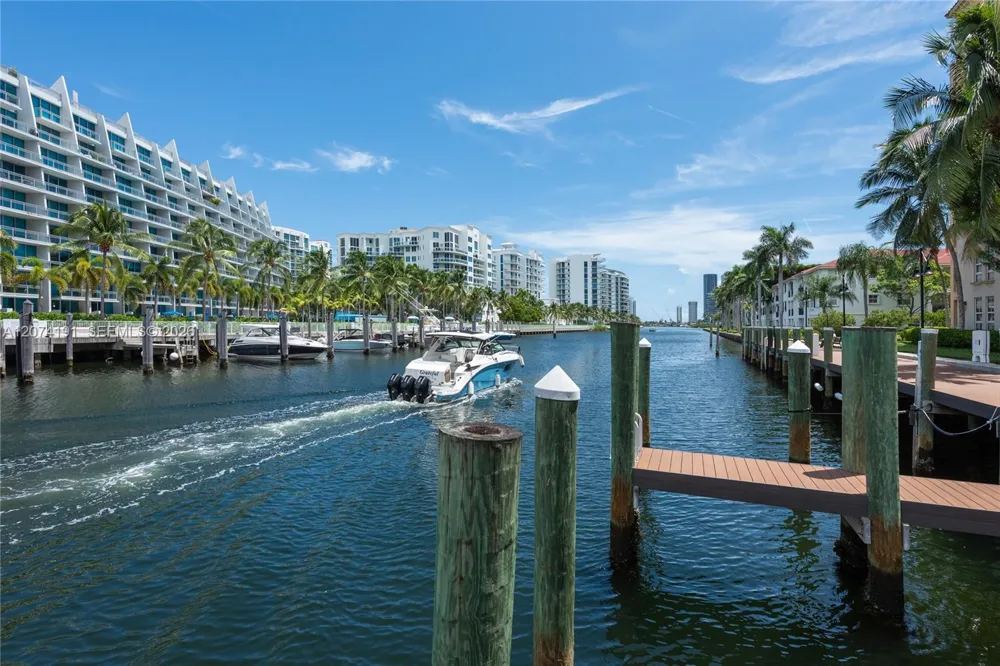3001 NE 185th St #417 Aventura, FL 33180