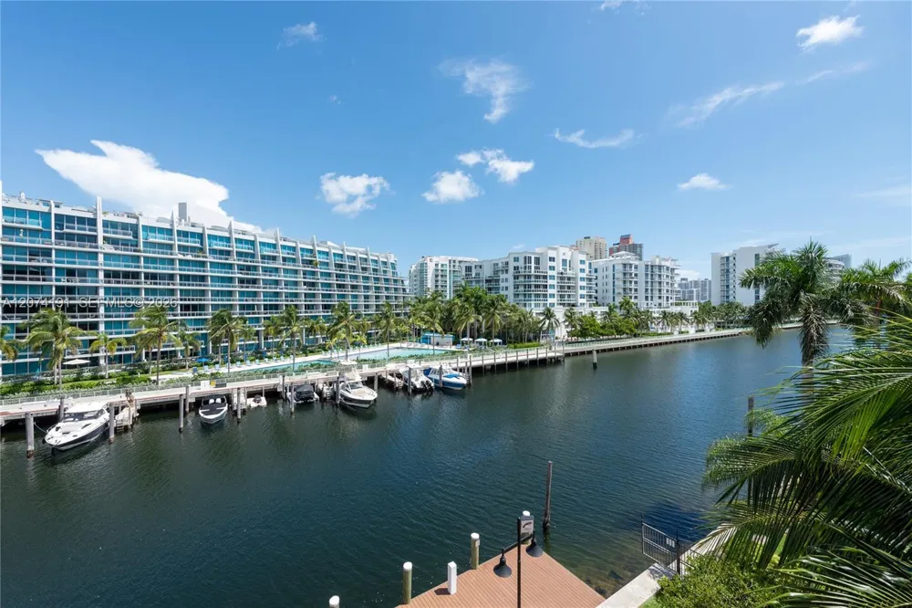 3001 NE 185th St #417 Aventura, FL 33180