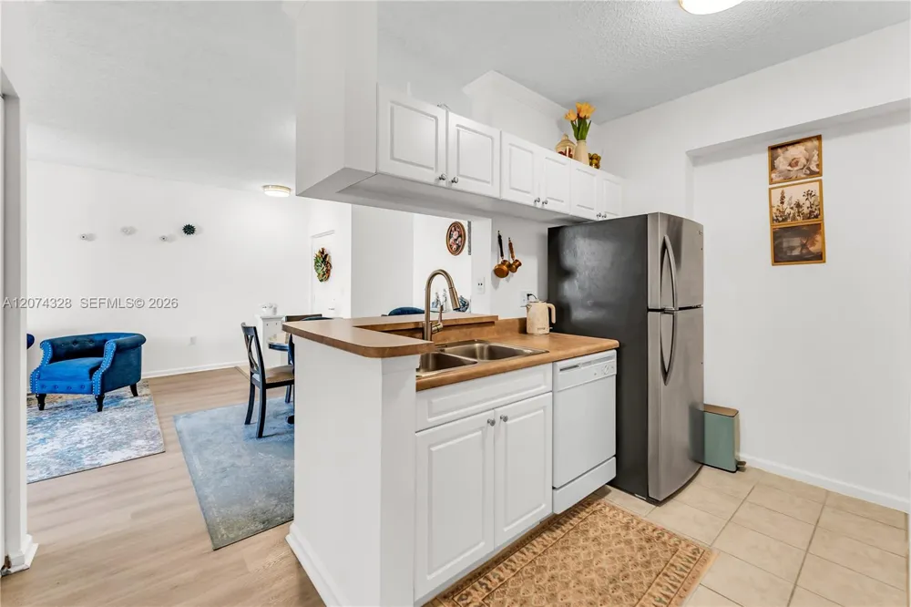 17145 Bay Rd #4501 Sunny Isles Beach, FL 33160