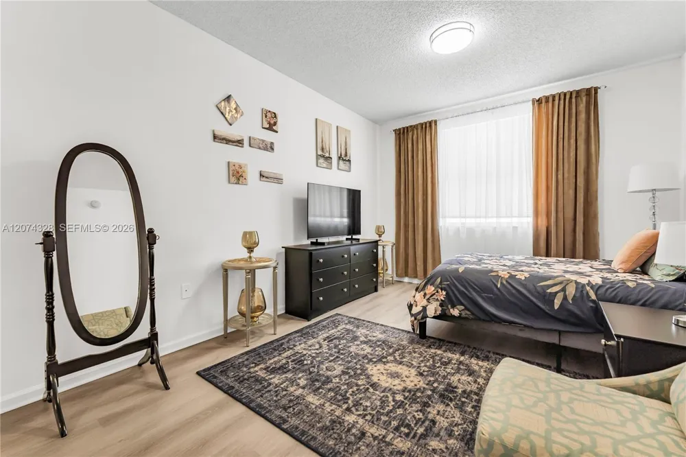 17145 Bay Rd #4501 Sunny Isles Beach, FL 33160