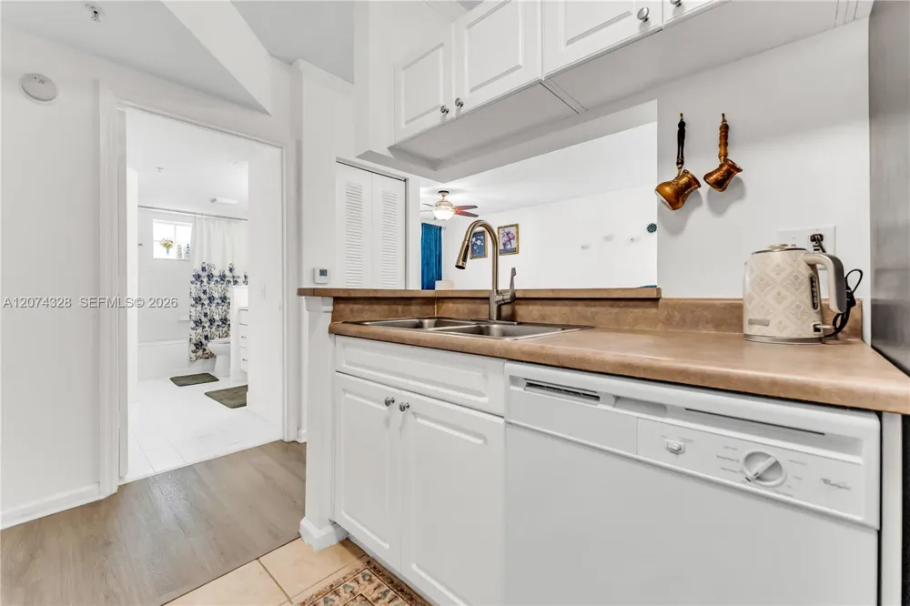 17145 Bay Rd #4501 Sunny Isles Beach, FL 33160