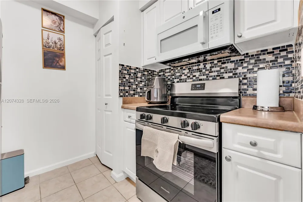 17145 Bay Rd #4501 Sunny Isles Beach, FL 33160