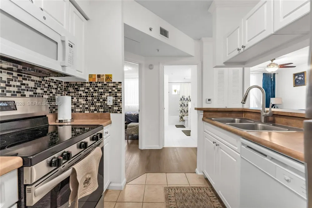 17145 Bay Rd #4501 Sunny Isles Beach, FL 33160