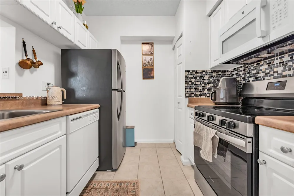17145 Bay Rd #4501 Sunny Isles Beach, FL 33160