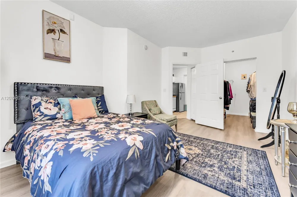 17145 Bay Rd #4501 Sunny Isles Beach, FL 33160