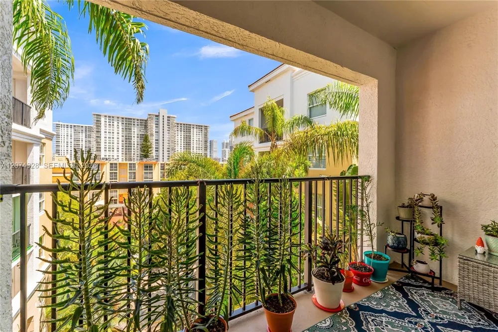 17145 Bay Rd #4501 Sunny Isles Beach, FL 33160