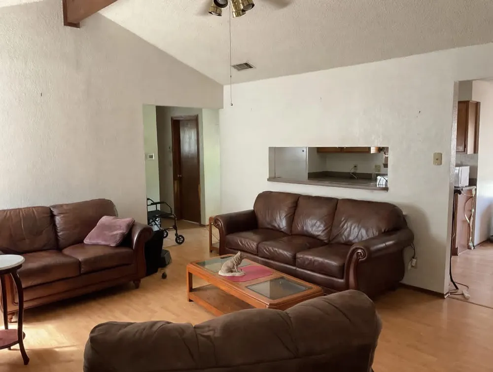 211 Oak Court Springtown, TX 76082