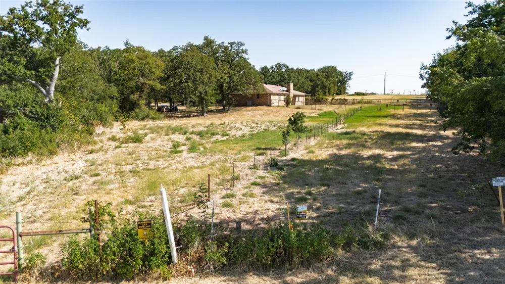 211 Oak Court Springtown, TX 76082
