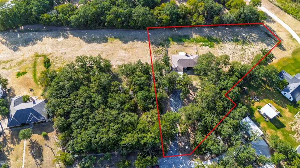 211 Oak Court Springtown, TX 76082
