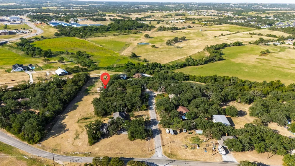 211 Oak Court Springtown, TX 76082