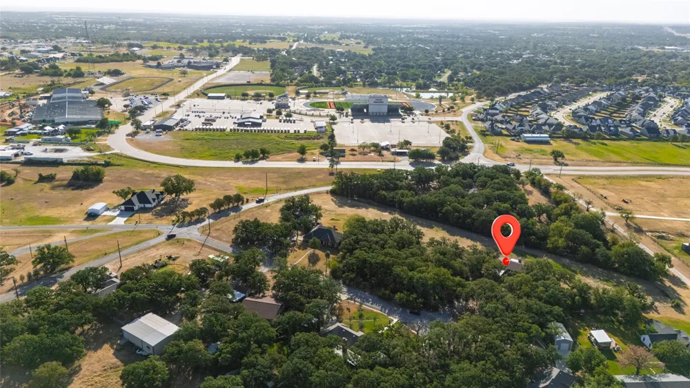 211 Oak Court Springtown, TX 76082