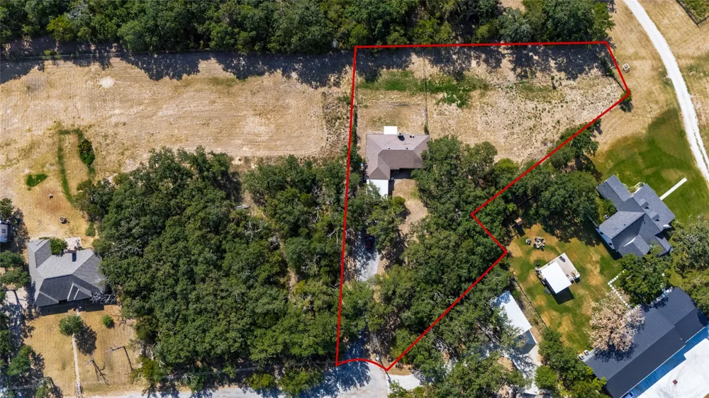 211 Oak Court Springtown, TX 76082