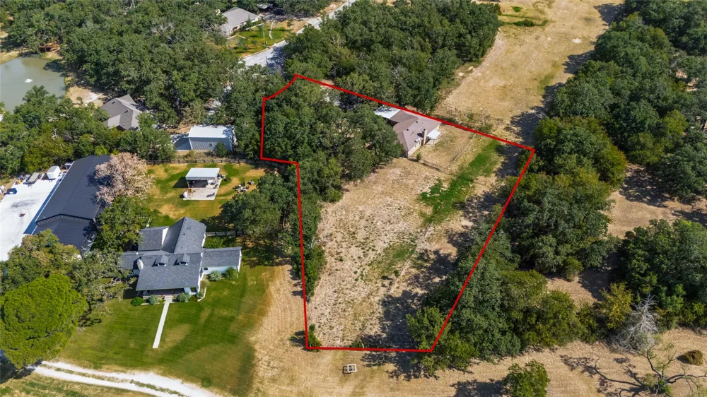 211 Oak Court Springtown, TX 76082