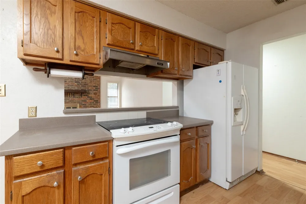 211 Oak Court Springtown, TX 76082