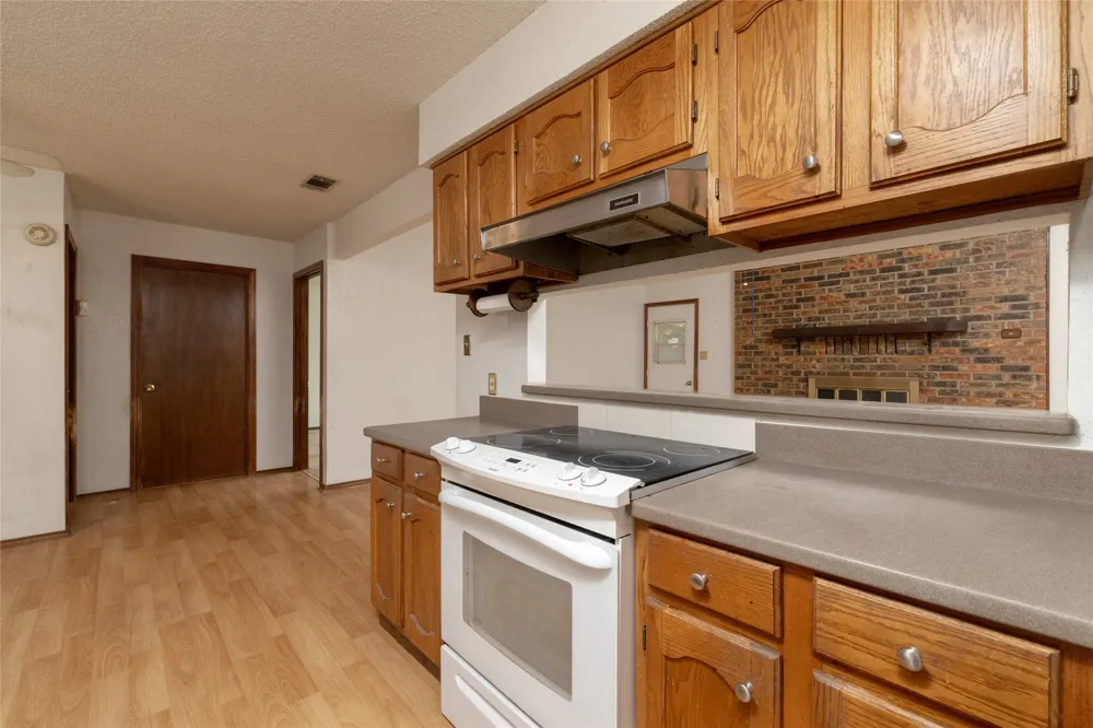 211 Oak Court Springtown, TX 76082
