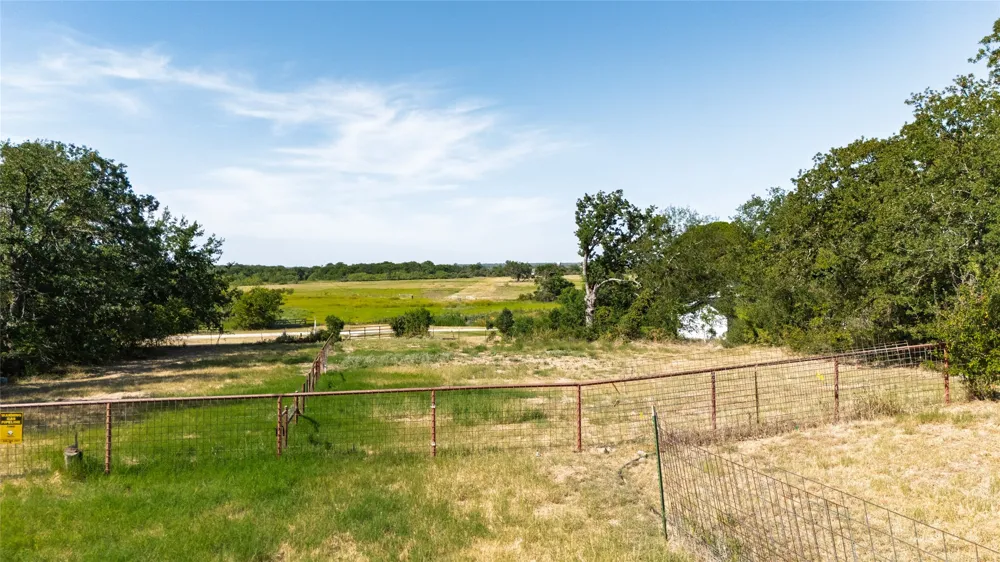 211 Oak Court Springtown, TX 76082