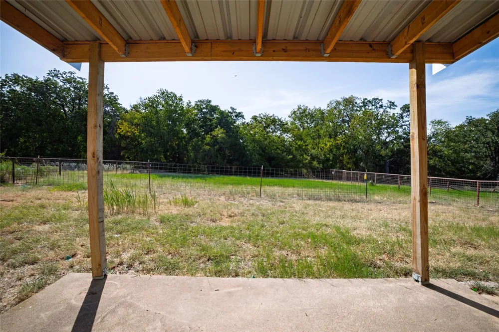 211 Oak Court Springtown, TX 76082