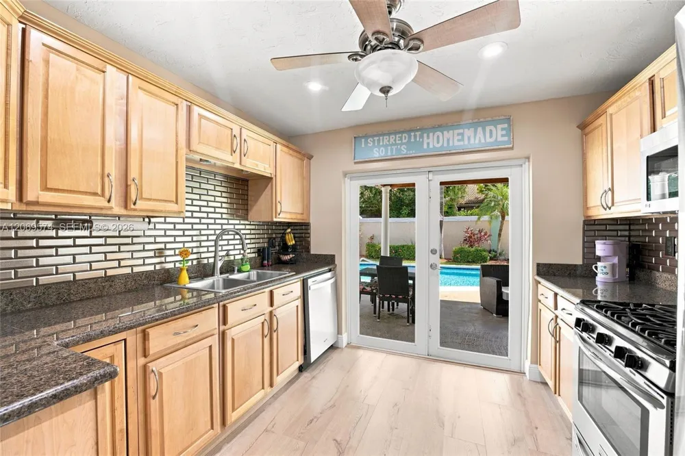 2250 NW 81st Ave Sunrise, FL 33322