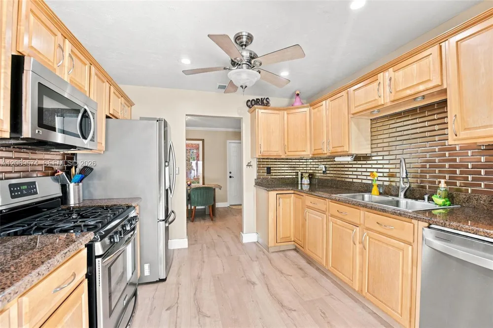 2250 NW 81st Ave Sunrise, FL 33322