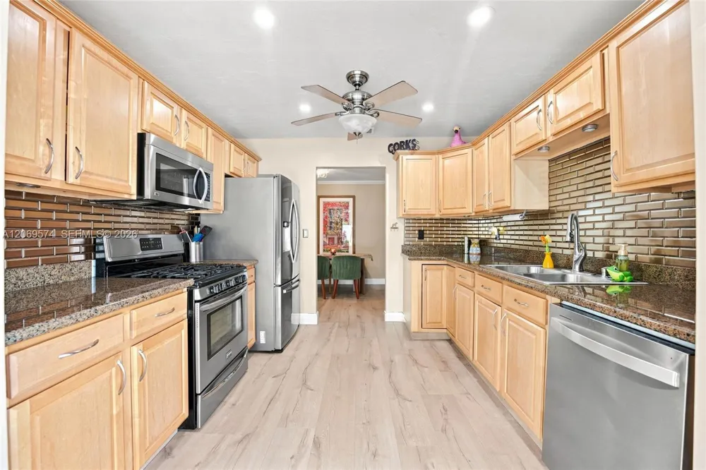 2250 NW 81st Ave Sunrise, FL 33322