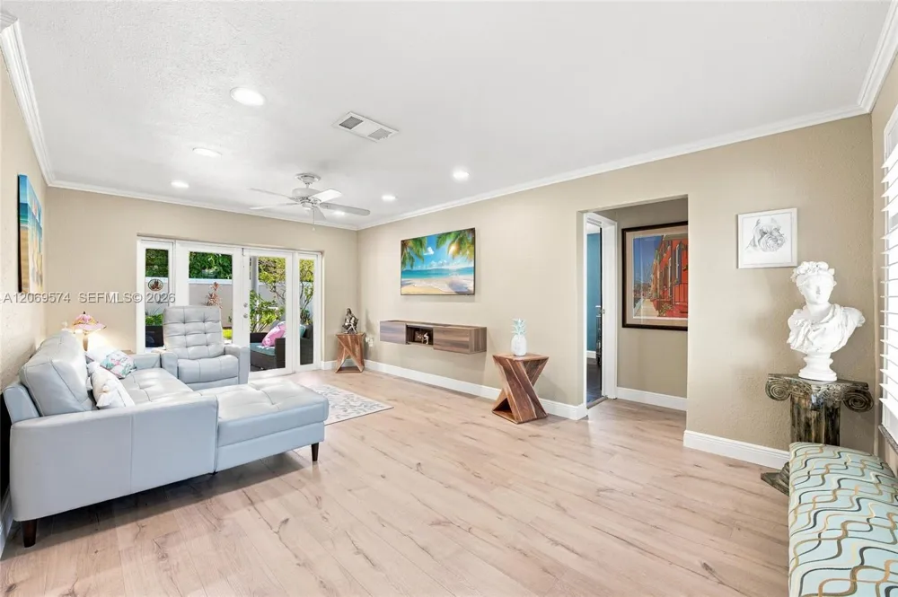 2250 NW 81st Ave Sunrise, FL 33322