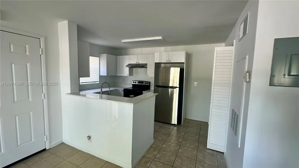 4096 Pine Island Rd #2112 Sunrise, FL 33351