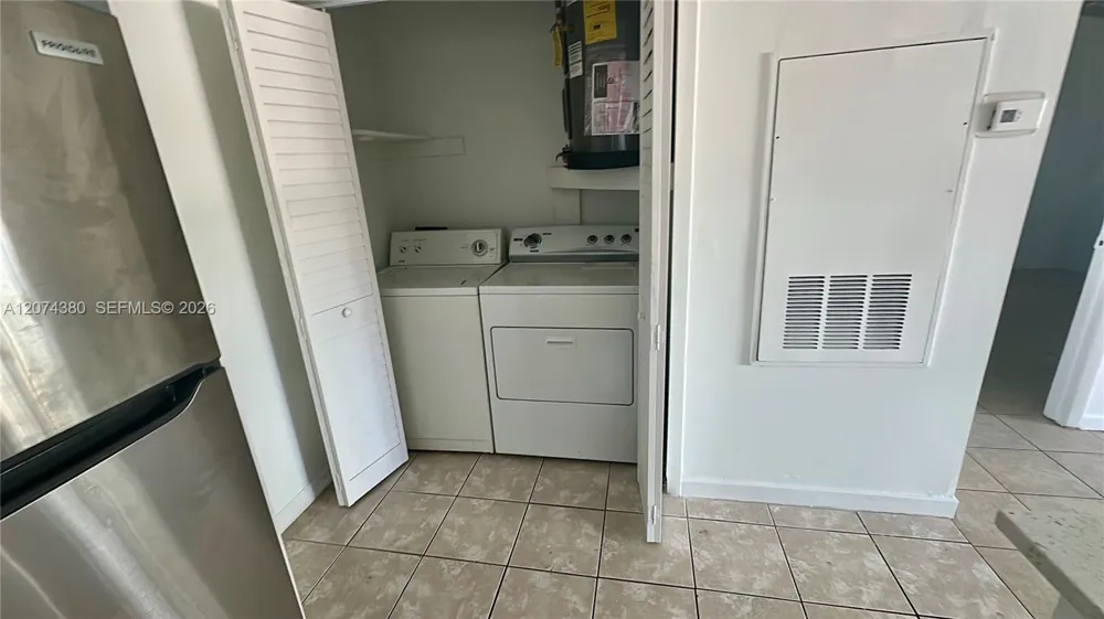 4096 Pine Island Rd #2112 Sunrise, FL 33351