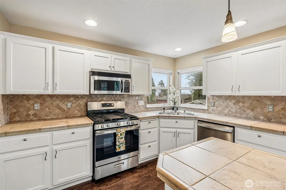 2006 NW Fargo Loop Camas, WA 98607