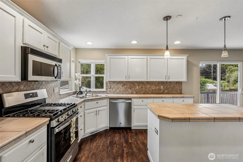 2006 NW Fargo Loop Camas, WA 98607