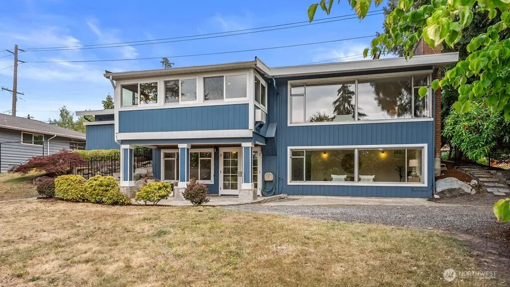 5059 116th Avenue SE Bellevue, WA 98006