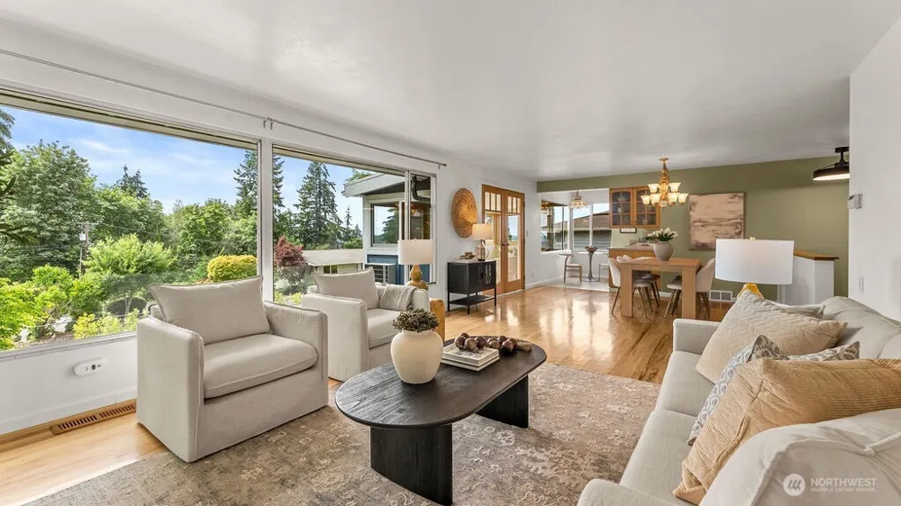 5059 116th Avenue SE Bellevue, WA 98006