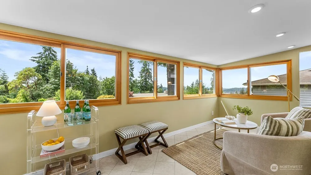 5059 116th Avenue SE Bellevue, WA 98006