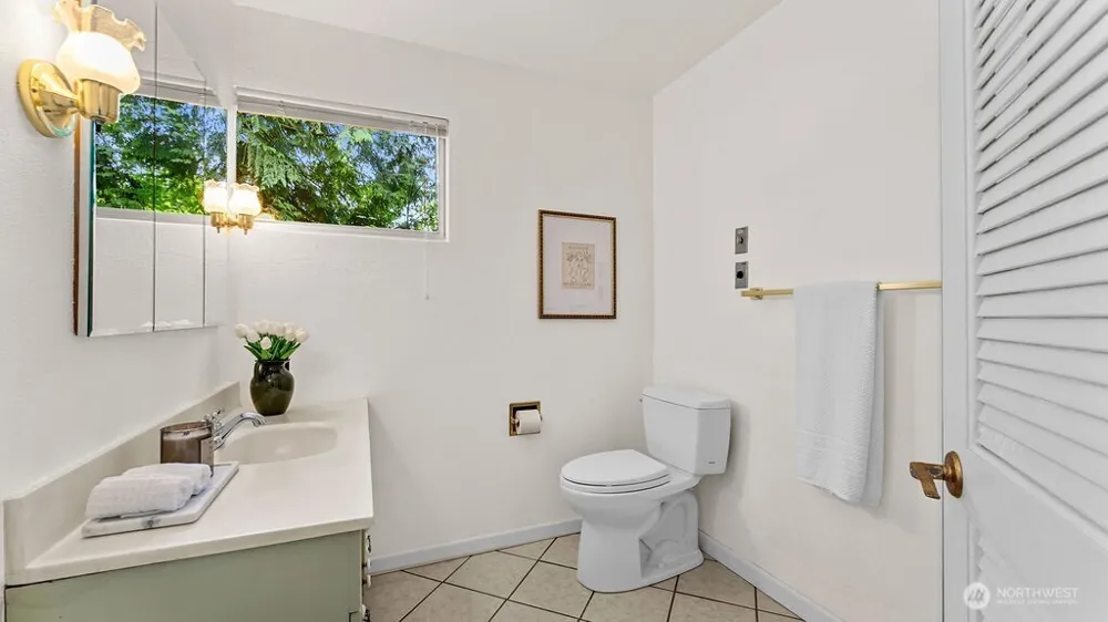 5059 116th Avenue SE Bellevue, WA 98006