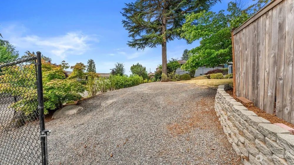 5059 116th Avenue SE Bellevue, WA 98006