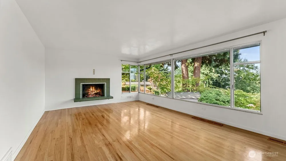 5059 116th Avenue SE Bellevue, WA 98006
