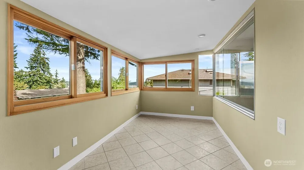 5059 116th Avenue SE Bellevue, WA 98006