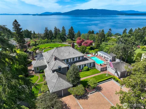 359 Bayside Road