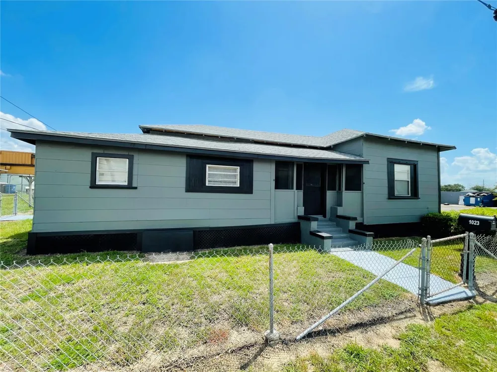 1023 AVENUE D Haines City, FL 33844