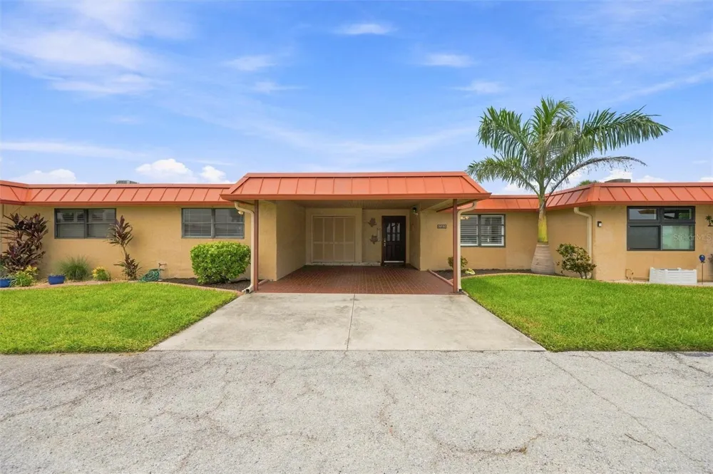 3840 CATALINA DRIVE Bradenton, FL 34210
