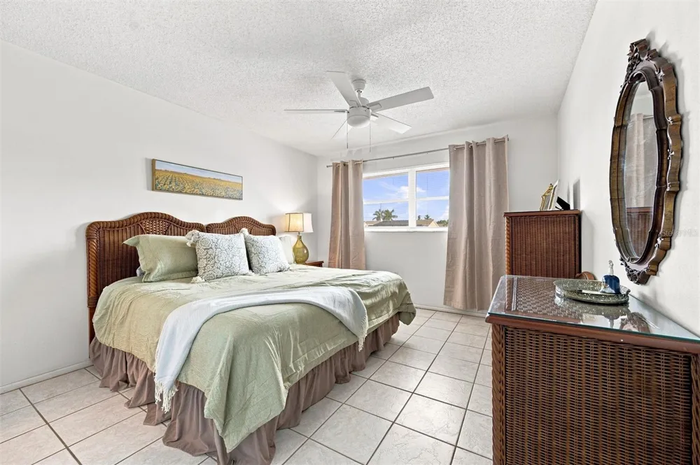 3840 CATALINA DRIVE Bradenton, FL 34210