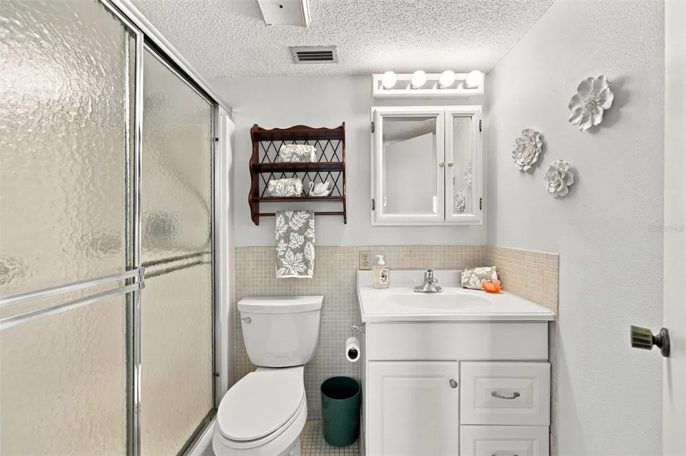 3840 CATALINA DRIVE Bradenton, FL 34210