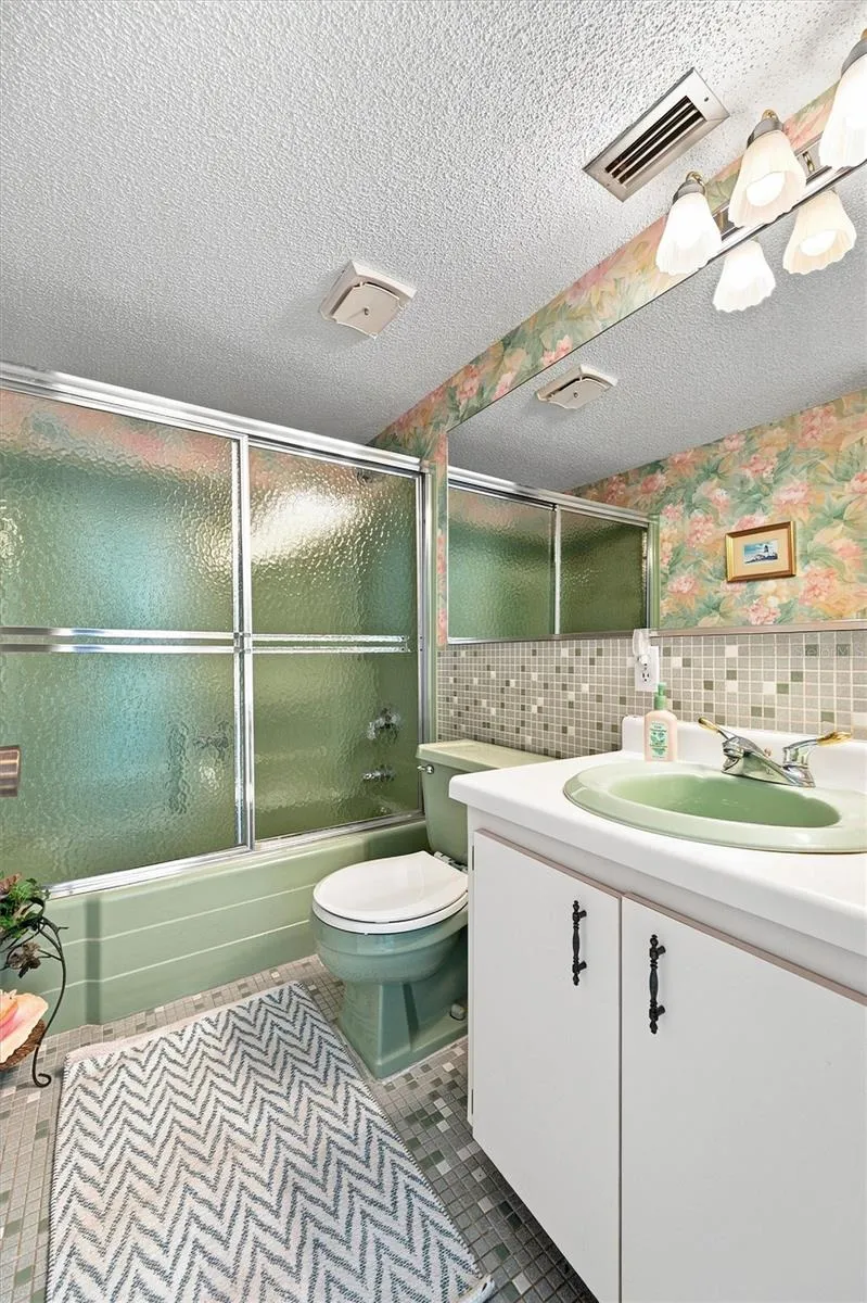 3840 CATALINA DRIVE Bradenton, FL 34210
