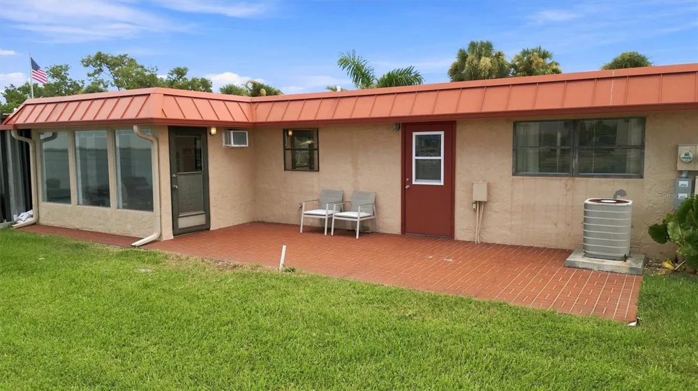 3840 CATALINA DRIVE Bradenton, FL 34210