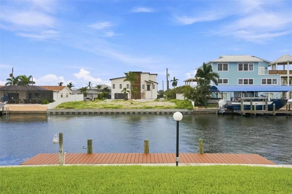 3840 CATALINA DRIVE Bradenton, FL 34210