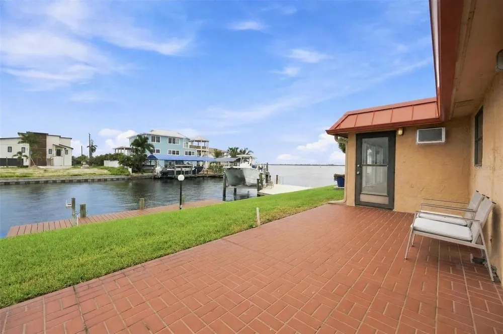 3840 CATALINA DRIVE Bradenton, FL 34210