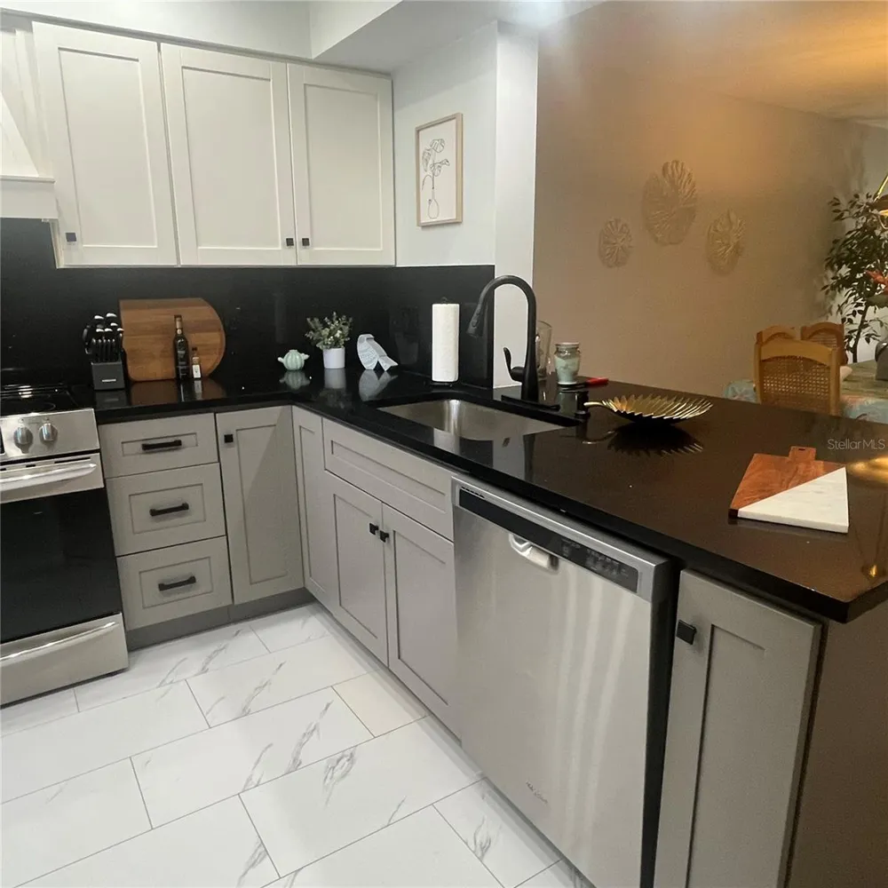 995 LAGUNA DRIVE #506 Venice, FL 34285