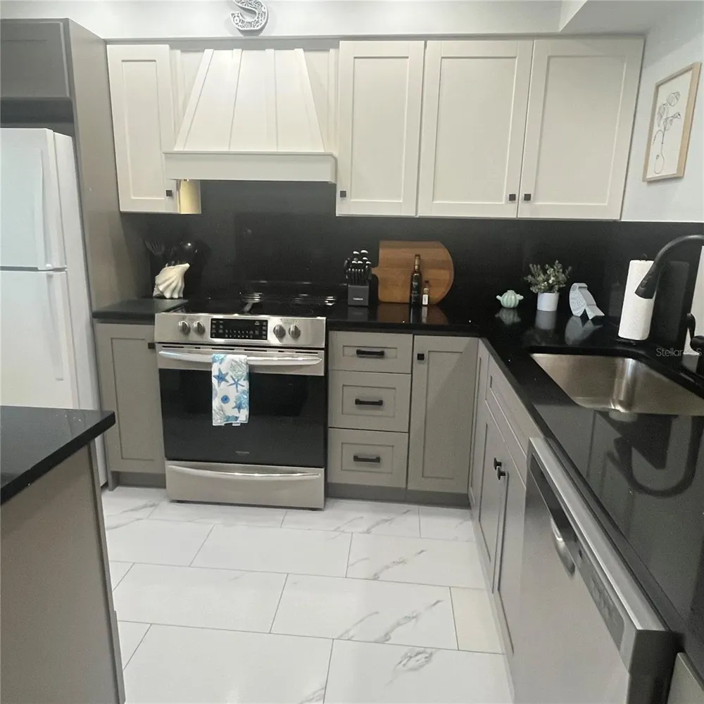 995 LAGUNA DRIVE #506 Venice, FL 34285